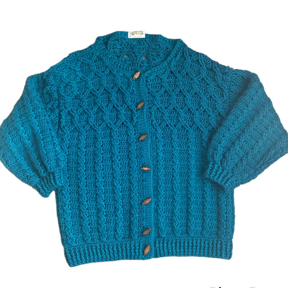 The Perfect Vintage Crocheted 🧶 Long Sleeve Sweater - Picture 1 of 3